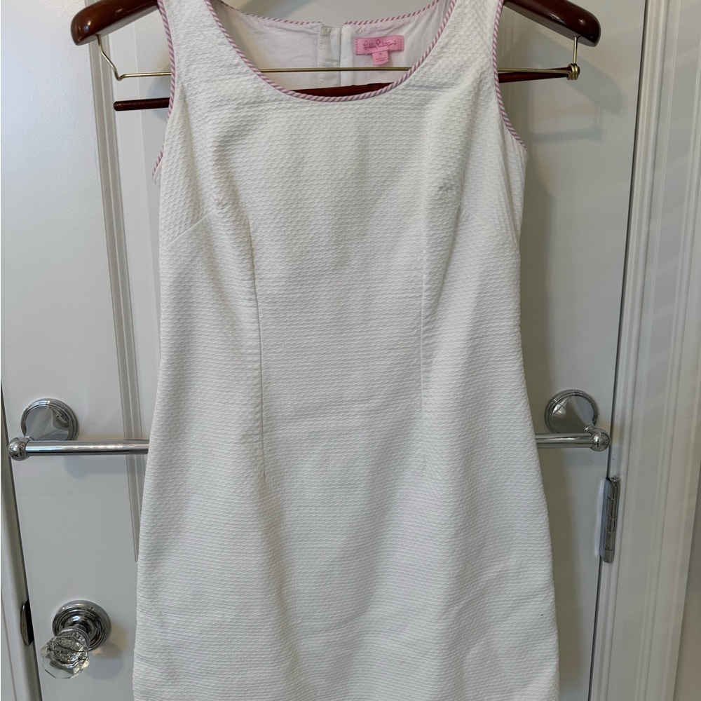Lilly Pulitzer White Dress with Pink Bow Zipper Detail, Scalloped Hem - Picture 2 of 5